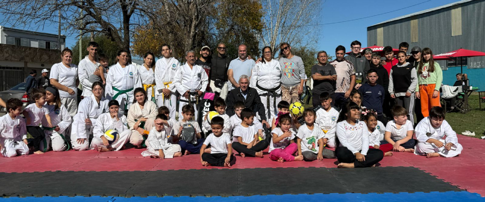 Encuentro de Artes Marciales en el Gimnasio Juan B. Justo
