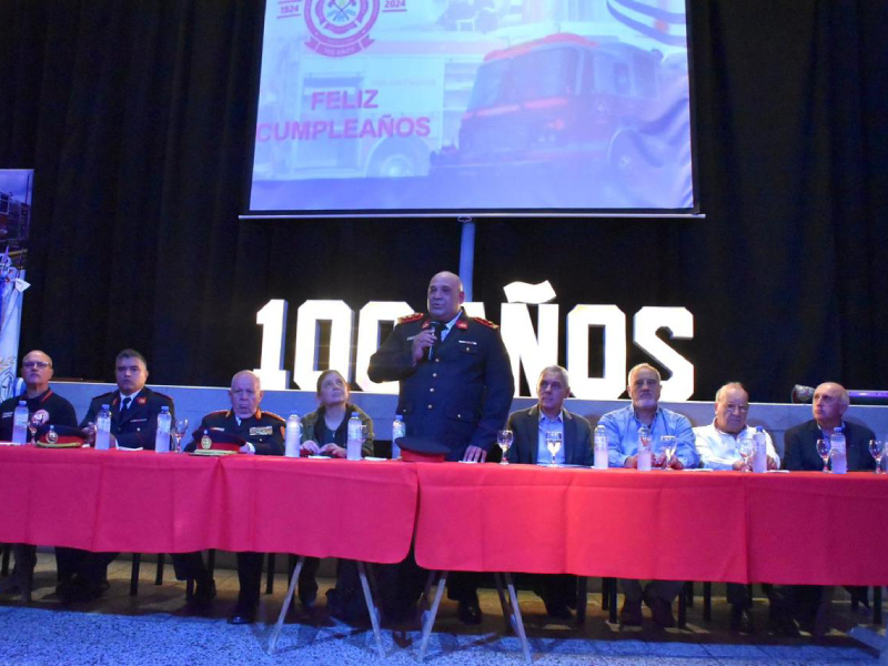 Los Bomberos Voluntarios conmemoraron su 100° Aniversario