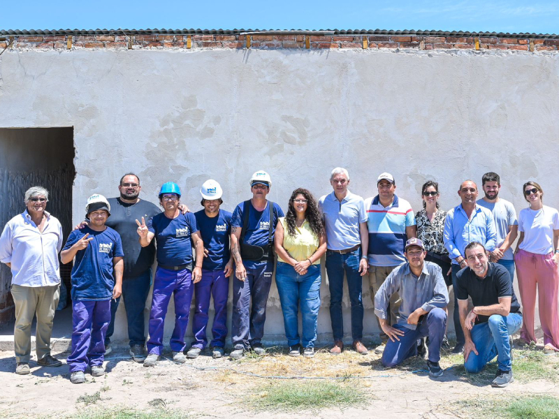 Cagliardi firmó el inicio de obras para un nuevo espacio social en Berisso