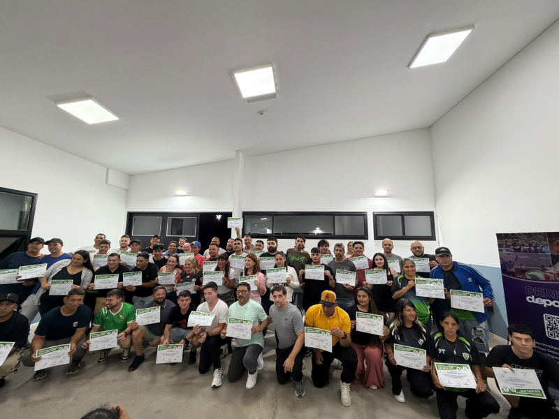 54 nuevos egresados del Curso de Formador en Fútbol Infanto-Juvenil