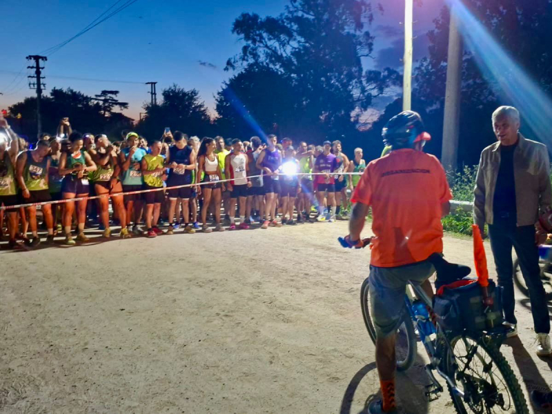 Se desarrolló la Carrera Nocturna 8 K por el Terraplén Costero