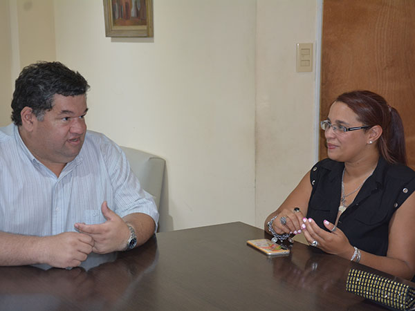 El Intendente Nedela recibió a la presidenta de la Asociación de Entidades Extranjeras Marianela Bettencourt