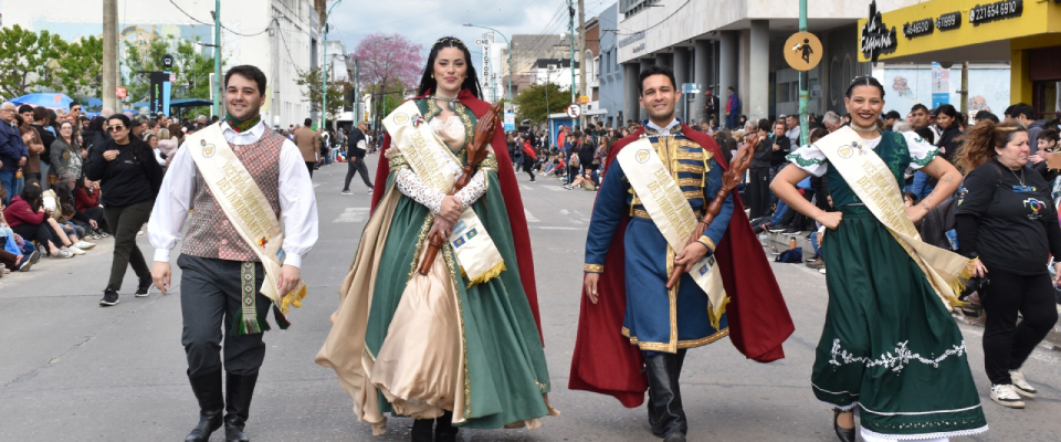 La 48° Fiesta Provincial del Inmigrante culminó con el Tradicional Desfile de las Colectividades por la Avenida Montevideo