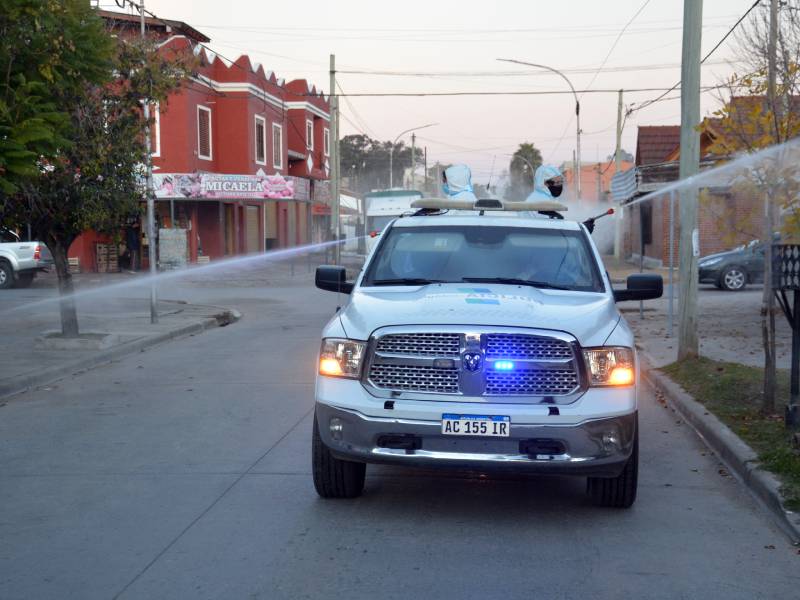 Operativo de desinfección en el Barrio Santa Cruz