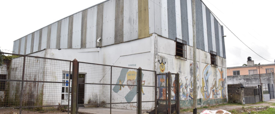 Comenzaron las obras de restauración del Gimnasio de la E.P. N°17