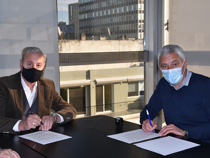 Cagliardi firmó un convenio sobre nueva modalidad de inscripción de cultos