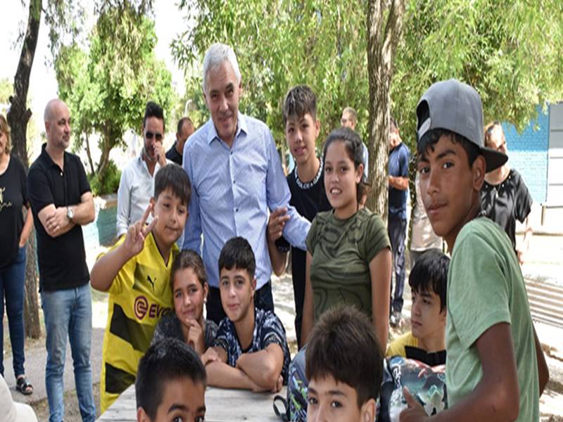 Cagliardi recorrió las Escuelas Abiertas de Verano